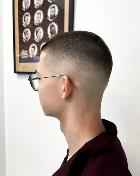 Męskie strzyżenie wykonane w Gigola Barbershop