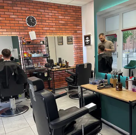Wnętrze salonu przy Mostowej
